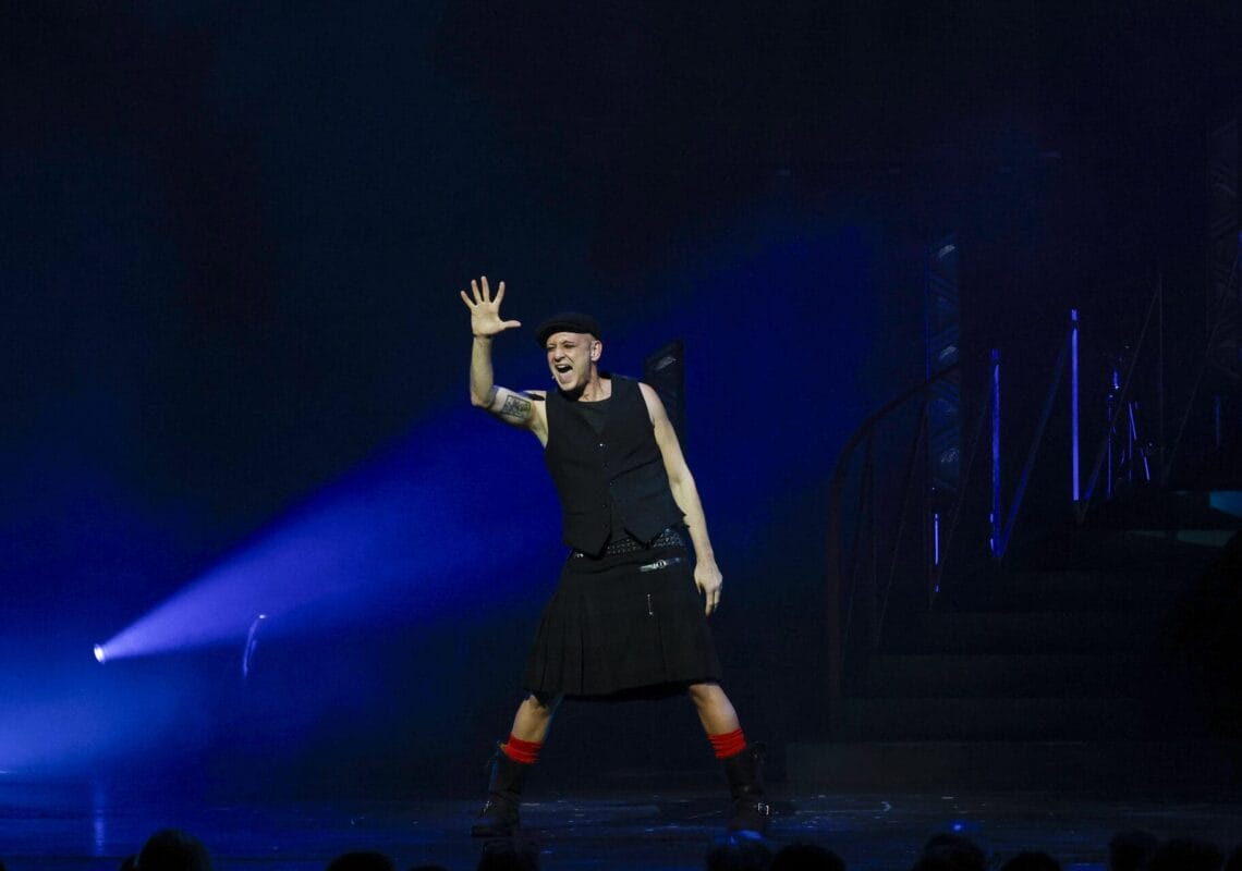 Deutscher Musical Theater Preis 2024 - Die Gala im Theater des Westens in Berlin, am 21.10.2024. Die Preisverleihung auf der Bühne im Theater des Westens.Der Deutsche Musical Theater Preis ist einer der wichtigsten Bühnenpreise Deutschlands und zudem die einzige Auszeichnung für deutschsprachige Musicals, die von Profis an Profis verliehen wird. In 16 Kategorien nominiert die Deutsche Musical Akademie herausragende deutschsprachige Musicalproduktionen aus der Spielzeit 2023/2024 und lobt einen Ehrenpreis aus. Der Deutsche Musical Theater Preis wird am 21. Oktober im Rahmen einer großen Gala im Theater des Westens in Berlin verliehen. Durch den Abend führt Jannik Schümann. Zur Preisverleihung sind zahlreiche prominente Gäste aus Kultur, Politik und Show-Business eingeladen.Photo: Deutsche Musical Akademie/mmacm.com