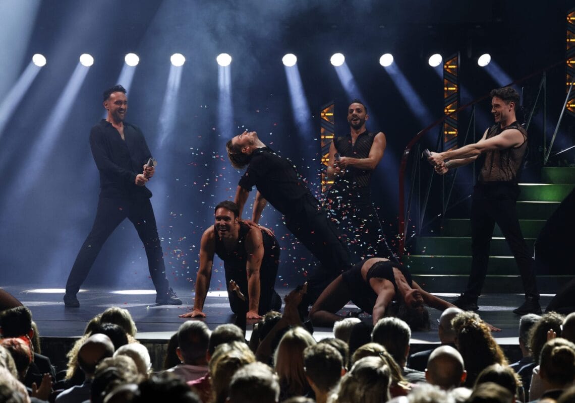 Deutscher Musical Theater Preis 2024 - Die Gala im Theater des Westens in Berlin, am 21.10.2024. Die Preisverleihung auf der Bhne im Theater des Westens.Der Deutsche Musical Theater Preis ist einer der wichtigsten Bu?hnenpreise Deutschlands und zudem die einzige Auszeichnung fu?r deutschsprachige Musicals, die von Profis an Profis verliehen wird. In 16 Kategorien nominiert die Deutsche Musical Akademie herausragende deutschsprachige Musicalproduktionen aus der Spielzeit 2023/2024 und lobt einen Ehrenpreis aus. Der Deutsche Musical Theater Preis wird am 21. Oktober im Rahmen einer gro§en Gala im Theater des Westens in Berlin verliehen. Durch den Abend fu?hrt Jannik Schmann. Zur Preisverleihung sind zahlreiche prominente Ga?ste aus Kultur, Politik und Show-Business eingeladen.Photo: Deutsche Musical Akademie/mmacm.com