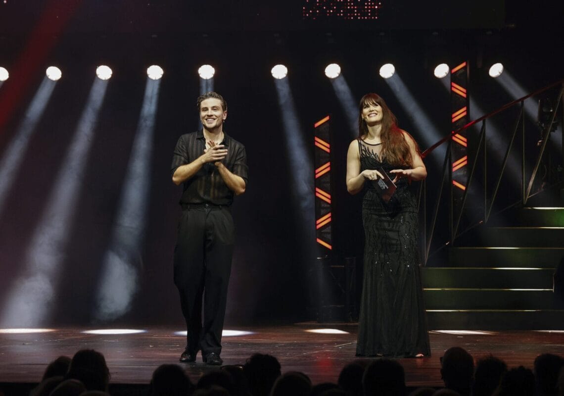 Deutscher Musical Theater Preis 2024 - Die Gala im Theater des Westens in Berlin, am 21.10.2024. Die Preisverleihung auf der Bühne im Theater des Westens.Der Deutsche Musical Theater Preis ist einer der wichtigsten Bühnenpreise Deutschlands und zudem die einzige Auszeichnung für deutschsprachige Musicals, die von Profis an Profis verliehen wird. In 16 Kategorien nominiert die Deutsche Musical Akademie herausragende deutschsprachige Musicalproduktionen aus der Spielzeit 2023/2024 und lobt einen Ehrenpreis aus. Der Deutsche Musical Theater Preis wird am 21. Oktober im Rahmen einer großen Gala im Theater des Westens in Berlin verliehen. Durch den Abend führt Jannik Schümann. Zur Preisverleihung sind zahlreiche prominente Gäste aus Kultur, Politik und Show-Business eingeladen.Photo: Deutsche Musical Akademie/mmacm.com